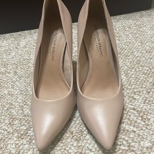 Pumps! Beige, great condition!